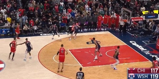 天博电竞-见证历史！德罗赞跨年背靠背压哨绝杀 NBA第一人！