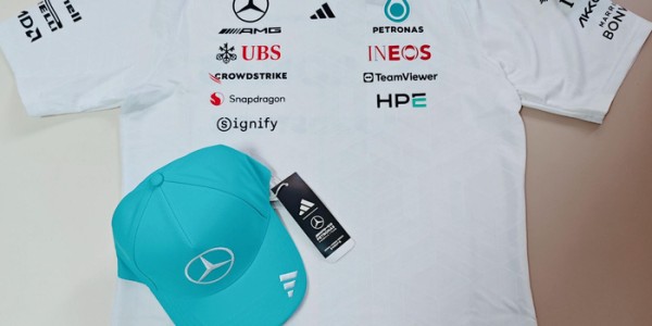 天博体育app-梅赛德斯车队新赛季装备曝光，雪中送达引期待|F1|阿迪达斯|adidas|T恤|帽子_新浪体育_新浪新闻